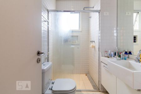 Apartamento à venda com 245m², 3 quartos e 5 vagasBanheiro Suite 2