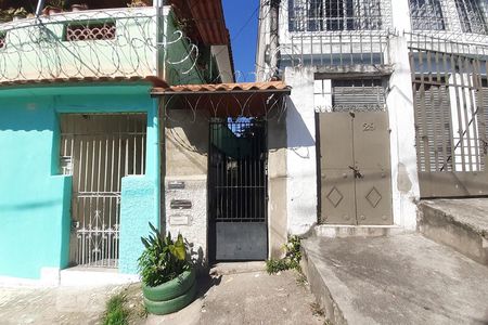 Casa para alugar com 70m², 2 quartos e sem vagaFachada