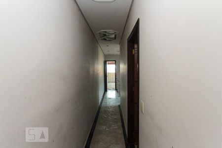 Casa para alugar com 224m², 5 quartos e 2 vagas Casa para alugar com 224m², 5 quartos e 2 vagasCorredor