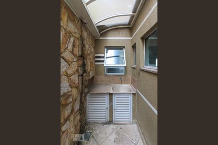 Casa para alugar com 224m², 5 quartos e 2 vagas Casa para alugar com 224m², 5 quartos e 2 vagasCorredor