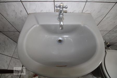 Banheiro Social (piso inferior) de casa à venda com 5 quartos, 225m² em Residencial Burato, Campinas