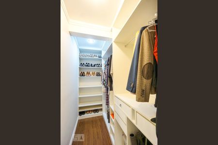 Apartamento à venda com 105m², 2 quartos e 2 vagasCloset da suíte 02