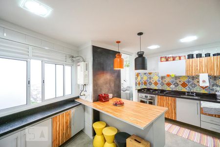 Apartamento à venda com 105m², 2 quartos e 2 vagasCozinha