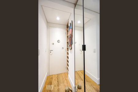 Apartamento à venda com 105m², 2 quartos e 2 vagasCloset da suíte 01