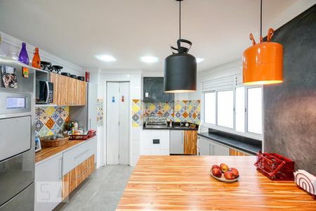 Apartamento à venda com 105m², 2 quartos e 2 vagasCozinha