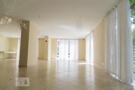 Apartamento para alugar com 58m², 2 quartos e 1 vaga Apartamento para alugar com 58m², 2 quartos e 1 vagaÁrea comum - Salão de festas