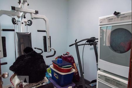 Casa à venda com 100m², 2 quartos e 2 vagas Casa à venda com 100m², 2 quartos e 2 vagasQuarto de serviço