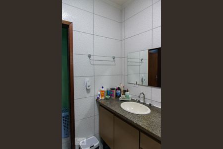 Casa à venda com 100m², 2 quartos e 2 vagas Casa à venda com 100m², 2 quartos e 2 vagasBanheiro
