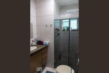 Casa à venda com 100m², 2 quartos e 2 vagas Casa à venda com 100m², 2 quartos e 2 vagasBanheiro