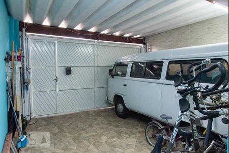 Casa à venda com 100m², 2 quartos e 2 vagas Casa à venda com 100m², 2 quartos e 2 vagasGaragem