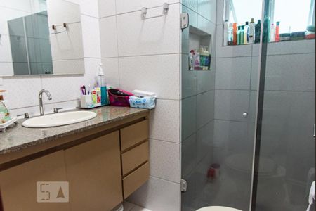 Casa à venda com 100m², 2 quartos e 2 vagas Casa à venda com 100m², 2 quartos e 2 vagasBanheiro