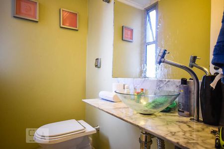 Apartamento para alugar com 370m², 5 quartos e 4 vagas Apartamento para alugar com 370m², 5 quartos e 4 vagasLavabo