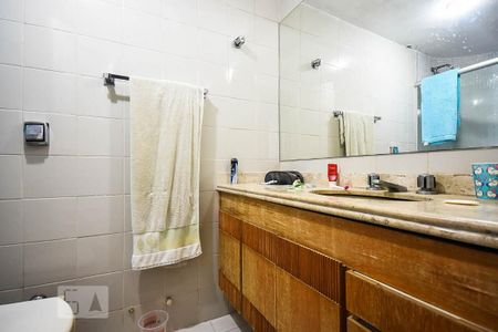 Apartamento para alugar com 370m², 5 quartos e 4 vagas Apartamento para alugar com 370m², 5 quartos e 4 vagasBanheiro suíte 2