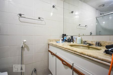Apartamento para alugar com 370m², 5 quartos e 4 vagas Apartamento para alugar com 370m², 5 quartos e 4 vagasBanheiro suíte 3