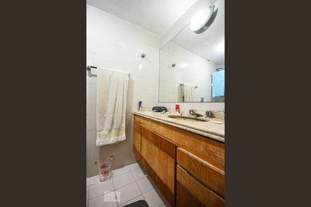 Apartamento para alugar com 370m², 5 quartos e 4 vagas Apartamento para alugar com 370m², 5 quartos e 4 vagasBanheiro suíte 2