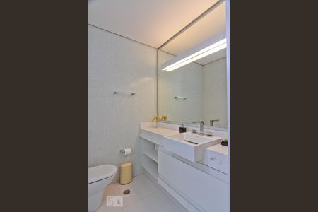 Apartamento à venda com 120m², 2 quartos e 2 vagasBanheiro da Suíte 1