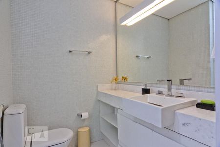 Apartamento à venda com 120m², 2 quartos e 2 vagasBanheiro da Suíte 1