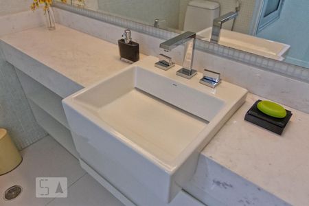 Apartamento à venda com 120m², 2 quartos e 2 vagasBanheiro da Suíte 1