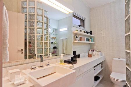 Apartamento à venda com 120m², 2 quartos e 2 vagasBanheiro da suíte 2