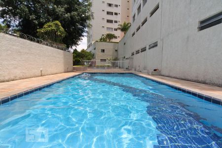 Apartamento à venda com 120m², 2 quartos e 2 vagasÁrea comum - Piscina