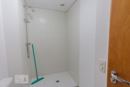 Apartamento à venda com 92m², 2 quartos e 2 vagas Apartamento à venda com 92m², 2 quartos e 2 vagasBanheiro da Suíte 1