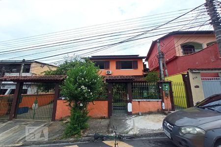 Casa para alugar com 75m², 2 quartos e sem vagaFrente
