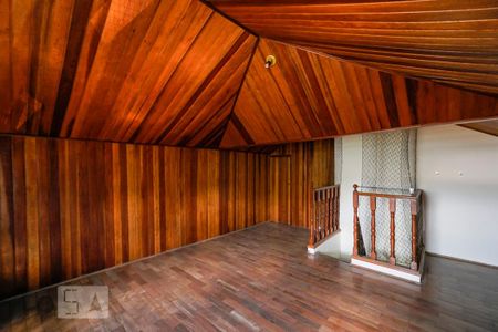 Casa à venda com 400m², 5 quartos e 8 vagas Casa à venda com 400m², 5 quartos e 8 vagasSótão