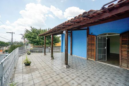 Casa à venda com 400m², 5 quartos e 8 vagas Casa à venda com 400m², 5 quartos e 8 vagasTerraço