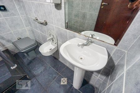 Casa à venda com 400m², 5 quartos e 8 vagas Casa à venda com 400m², 5 quartos e 8 vagasPia