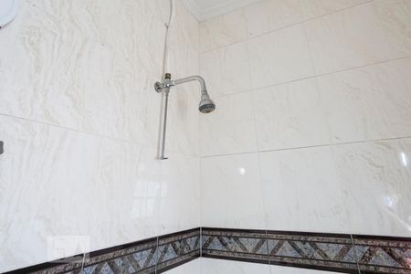 Casa à venda com 400m², 5 quartos e 8 vagas Casa à venda com 400m², 5 quartos e 8 vagasChuveiro
