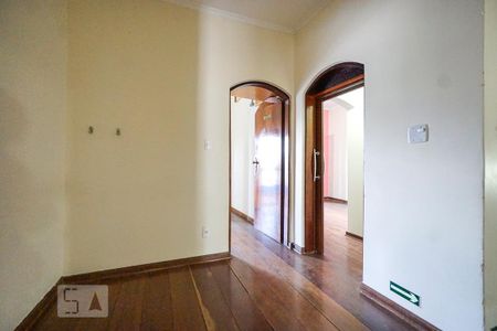 Casa à venda com 400m², 5 quartos e 8 vagas Casa à venda com 400m², 5 quartos e 8 vagasHall dos quartos