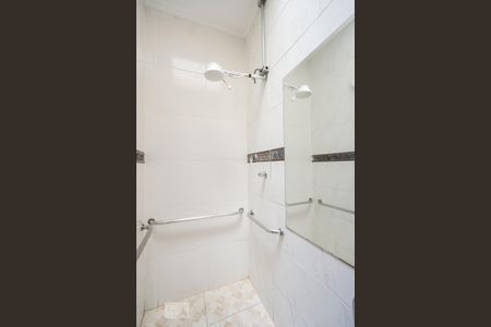 Casa à venda com 400m², 5 quartos e 8 vagas Casa à venda com 400m², 5 quartos e 8 vagasChuveiro