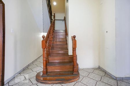 Escada de casa à venda com 5 quartos, 400m² em Vila Ré, São Paulo