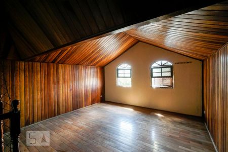 Casa à venda com 400m², 5 quartos e 8 vagas Casa à venda com 400m², 5 quartos e 8 vagasSótão