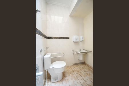 Casa à venda com 400m², 5 quartos e 8 vagas Casa à venda com 400m², 5 quartos e 8 vagasBanheiro da suíte 01