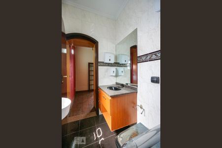 Casa à venda com 400m², 5 quartos e 8 vagas Casa à venda com 400m², 5 quartos e 8 vagasBanheiro da suíte 02