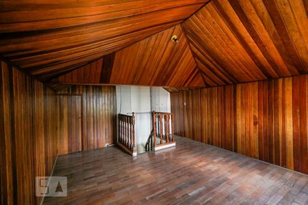 Casa à venda com 400m², 5 quartos e 8 vagas Casa à venda com 400m², 5 quartos e 8 vagasSótão