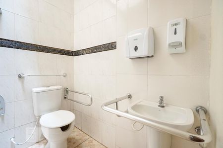 Casa à venda com 400m², 5 quartos e 8 vagas Casa à venda com 400m², 5 quartos e 8 vagasBanheiro da suíte 01
