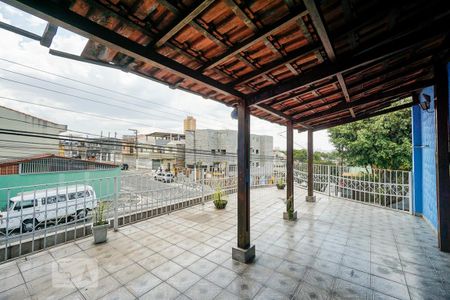 Casa à venda com 400m², 5 quartos e 8 vagas Casa à venda com 400m², 5 quartos e 8 vagasTerraço