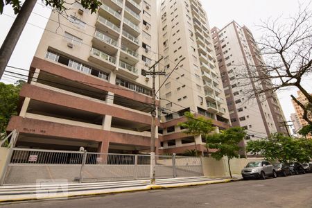 Fachada de apartamento para alugar com 3 quartos, 105m² em Barra Funda, Guarujá