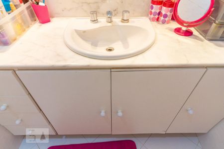 Apartamento à venda com 136m², 4 quartos e 1 vagaDetalhe do Banheiro 2 - Pia