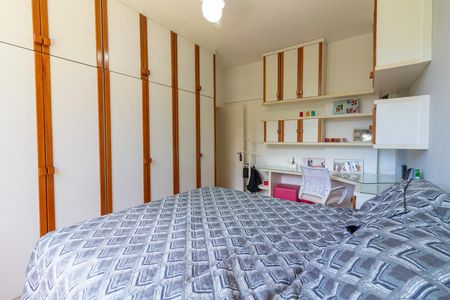 Apartamento à venda com 136m², 4 quartos e 1 vagaQuarto 2