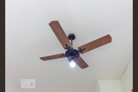 Apartamento à venda com 136m², 4 quartos e 1 vagaDetalhe da Suíte 1 - Ventilador de teto