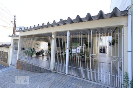 Casa à venda com 300m², 4 quartos e 5 vagasFachada