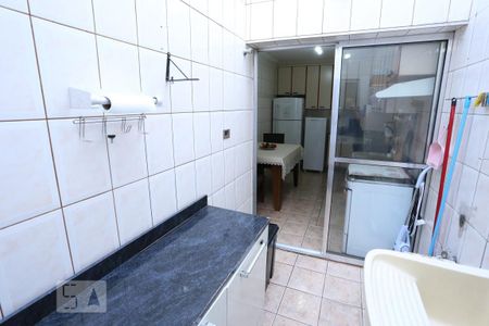 Casa à venda com 300m², 4 quartos e 5 vagasÁrea de Serviço - Casa 2