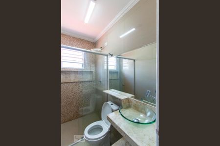Casa para alugar com 57m², 2 quartos e 1 vaga Casa para alugar com 57m², 2 quartos e 1 vagaBanheiro