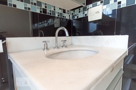 Apartamento à venda com 79m², 3 quartos e 1 vagaDetalhe banheiro suíte - Pia