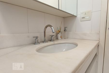 Apartamento à venda com 79m², 3 quartos e 1 vagaDetalhe banheiro social - Pia