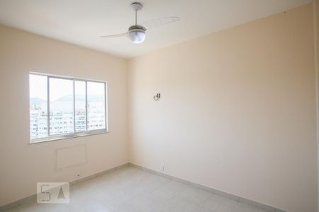 Quarto 1 de apartamento para alugar com 2 quartos, 70m² em Pechincha, Rio de Janeiro
