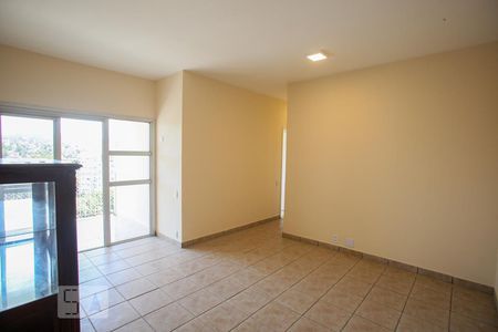 Apartamento à venda com 70m², 2 quartos e 1 vaga Apartamento à venda com 70m², 2 quartos e 1 vagaSala